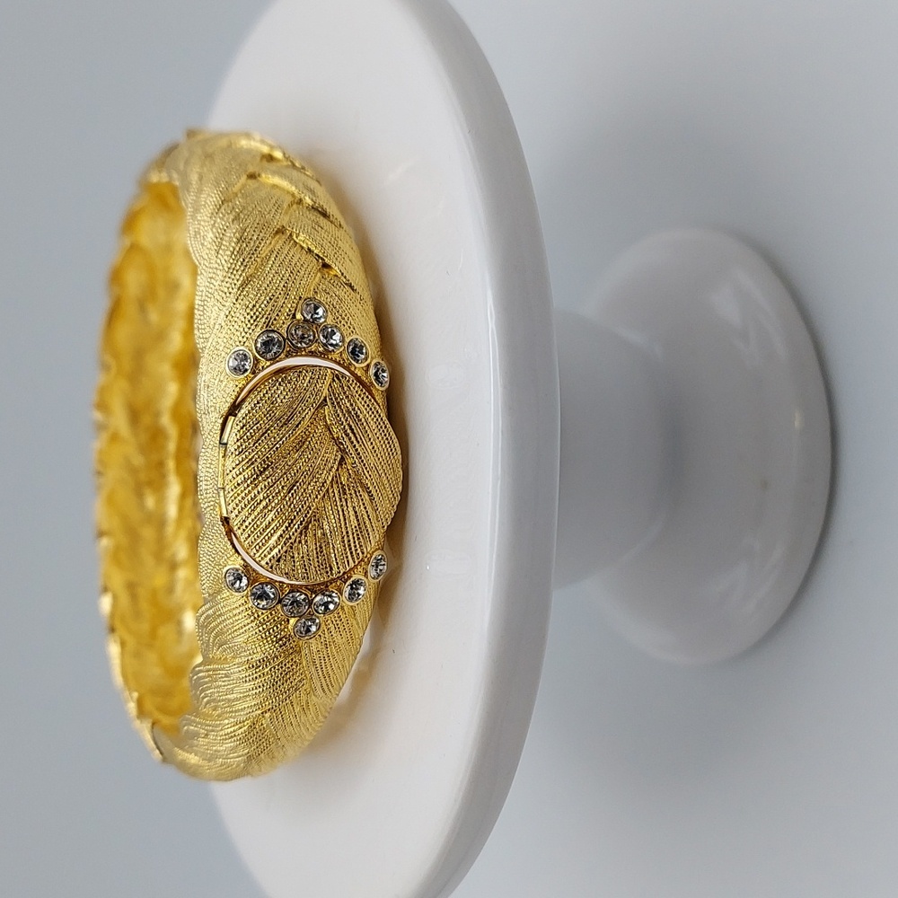 Camrose & Kross JBK Goldtone Rhinestine Hinged Cuff Bracelet w/ Locket, VGC.